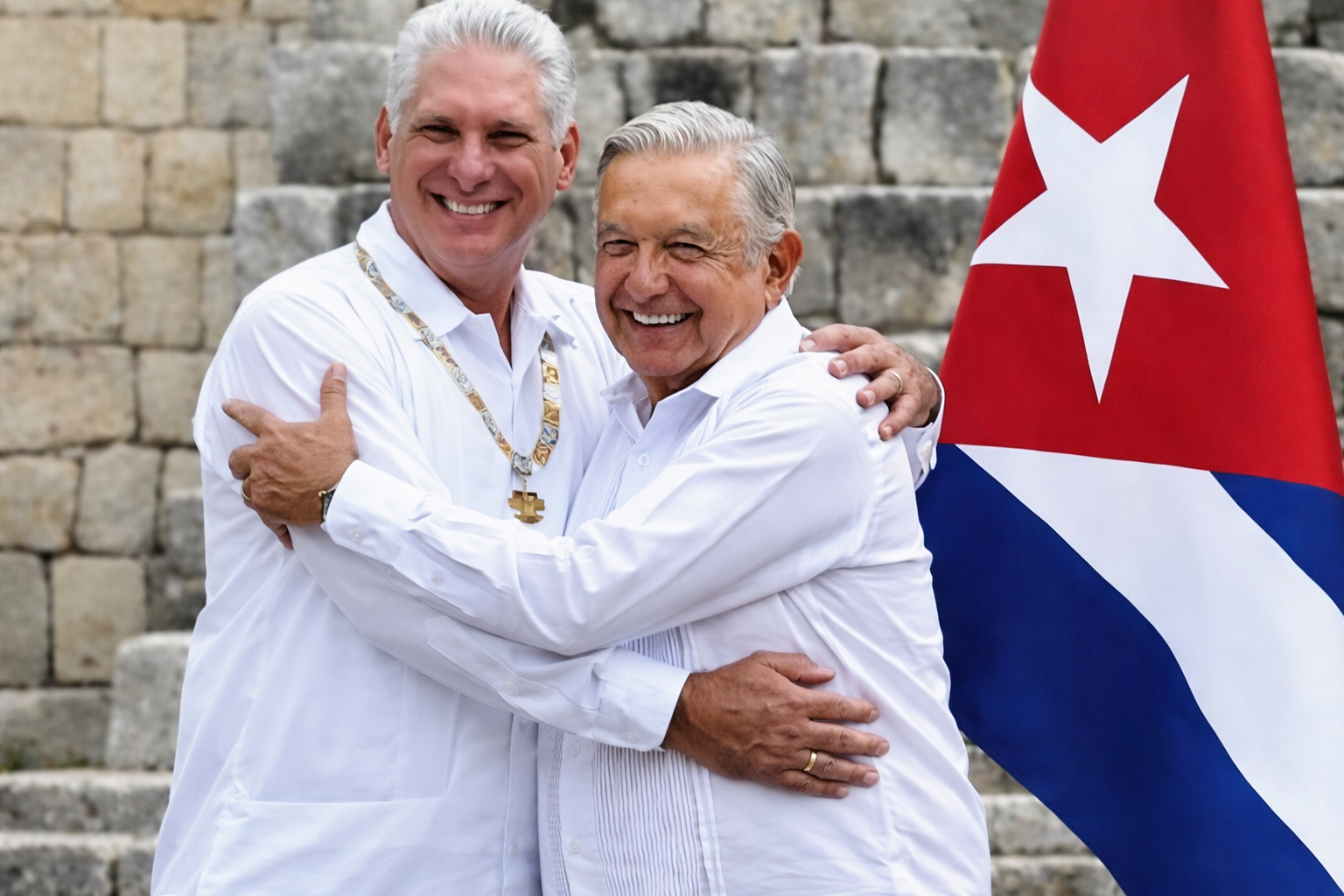 AMLO vuelve a aparecer; esta vez para solidarizarse con la dictadura de ...